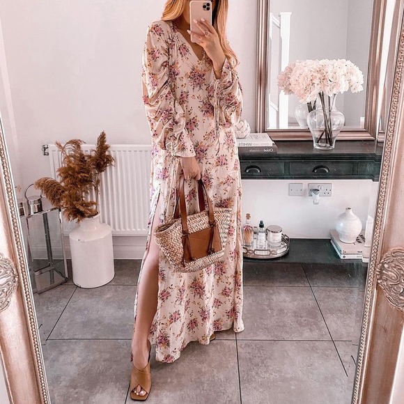 MANGO rushed maxi floral dress bloggers favorite zara competitor brand - Picture 8 of 16